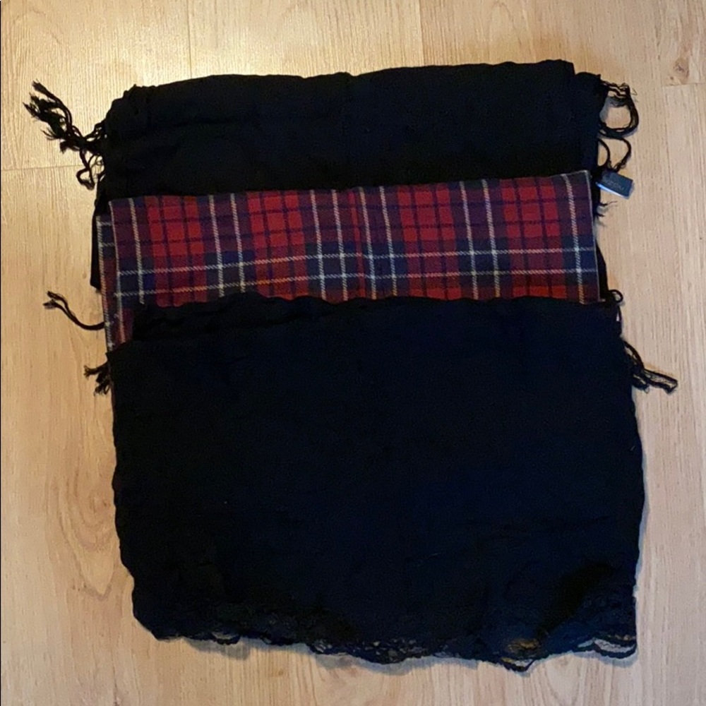 Scarf lot